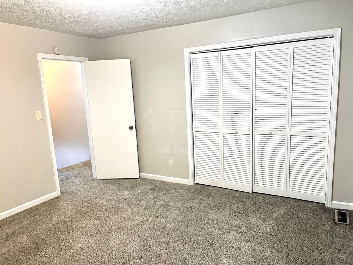 Apartment for rent at 120 Meadowbrook Court #C, Fayetteville, GA 30215