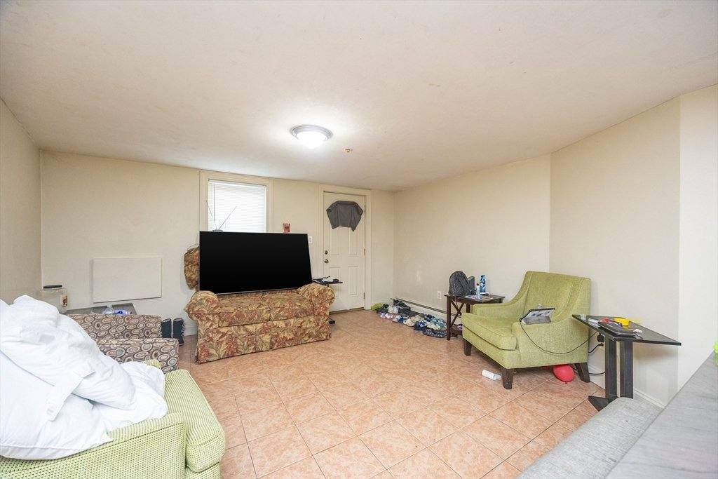 Apartment for rent at 122-126 Marianna St #1, Lynn, MA 01905