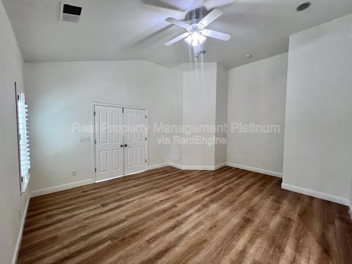 House for rent at 1030 E Royal Dornoch Ave, Fresno, CA 93730