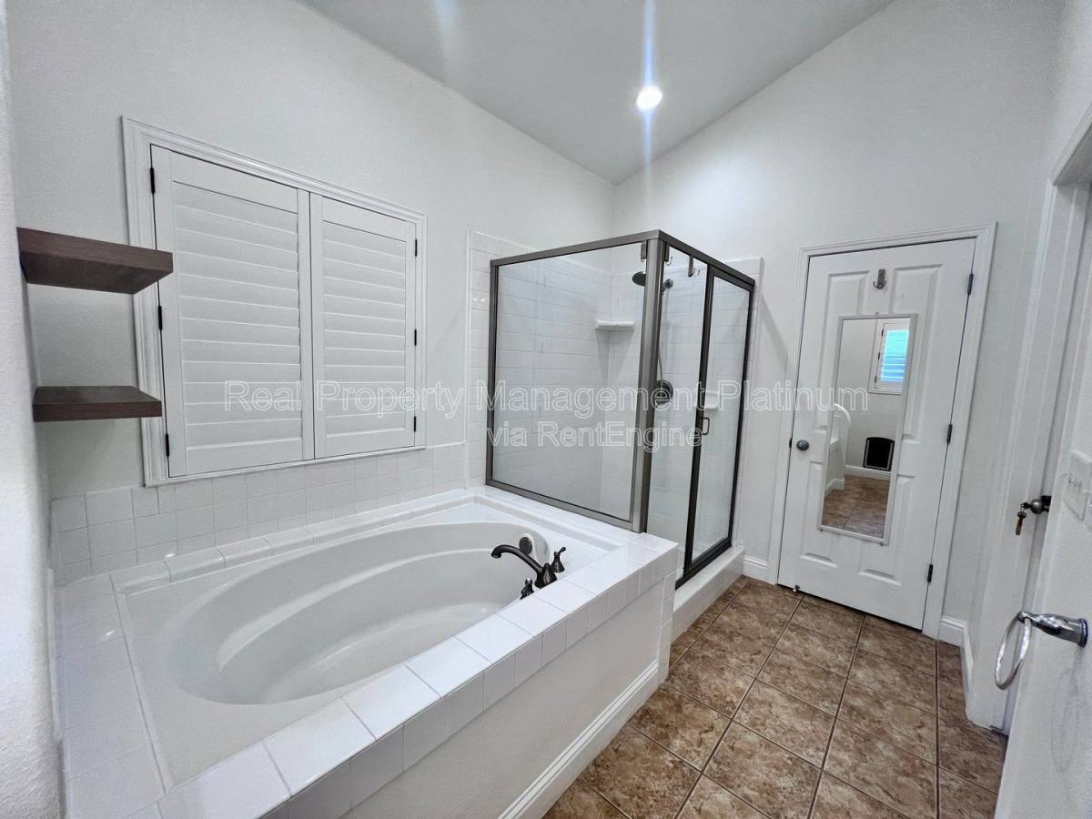 House for rent at 1030 E Royal Dornoch Ave, Fresno, CA 93730