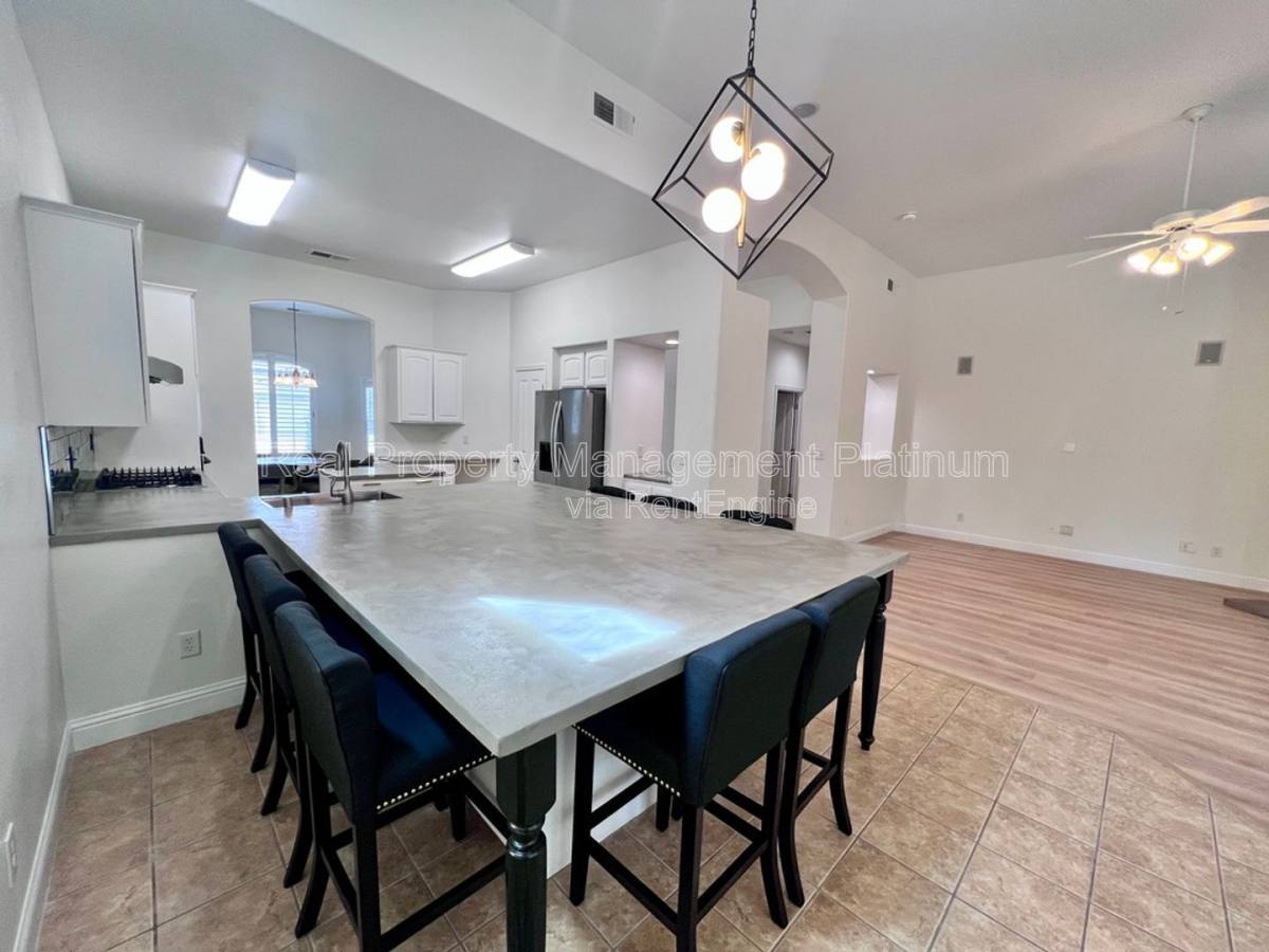 House for rent at 1030 E Royal Dornoch Ave, Fresno, CA 93730