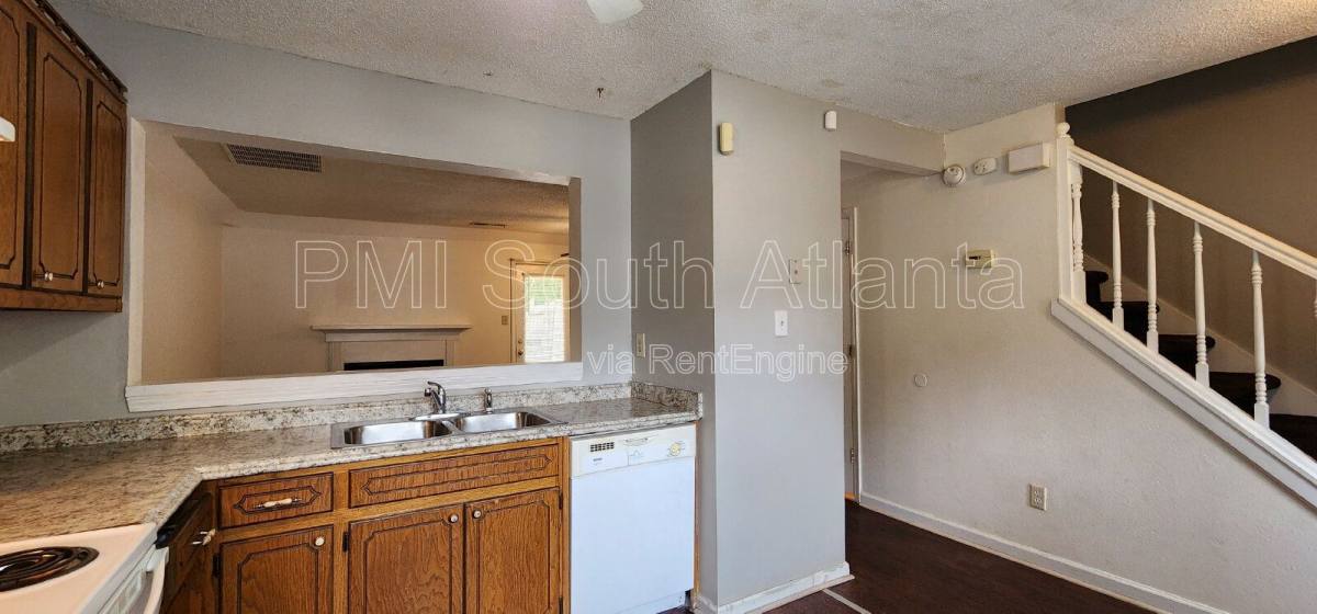 Townhouse for rent at 1681 Winchester Way SE, Conyers, GA 30013