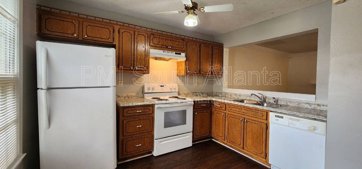 Townhouse for rent at 1681 Winchester Way SE, Conyers, GA 30013