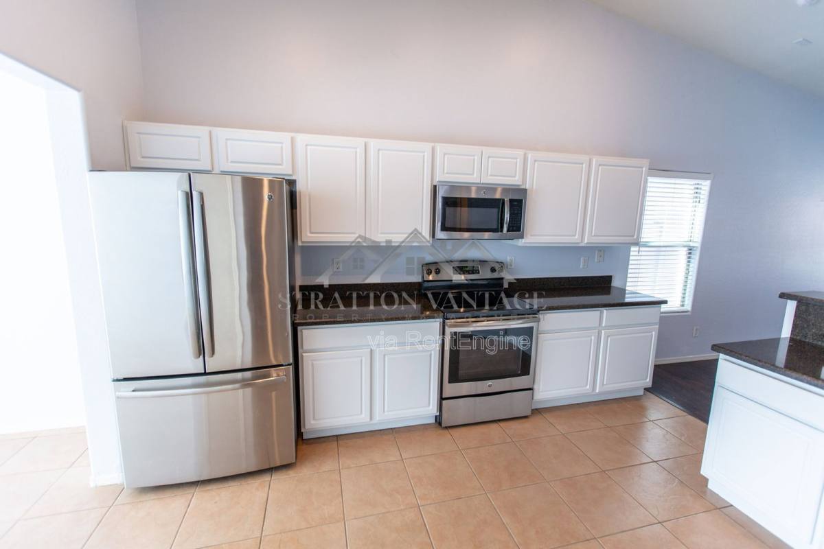 House for rent at 21162 E Aspen Valley Dr, Queen Creek, AZ 85142