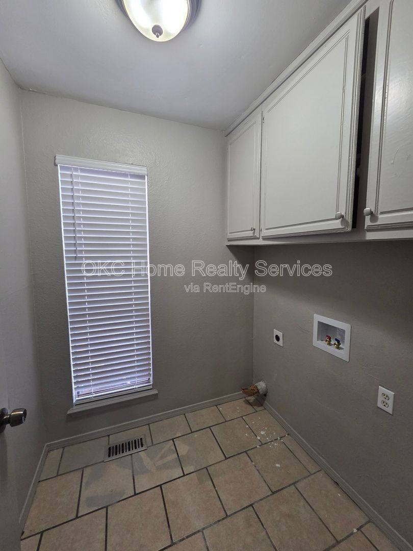 House for rent at 6715 Lyrewood Lane, Oklahoma City, OK 73132