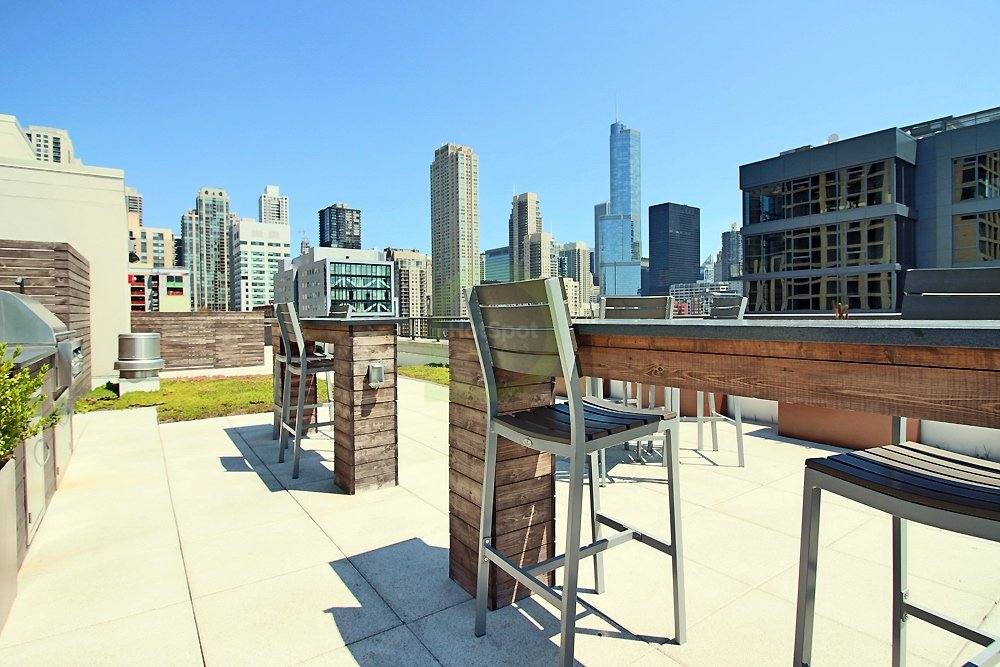 Apartment for rent at 688 N Wells St, Chicago, IL 60654