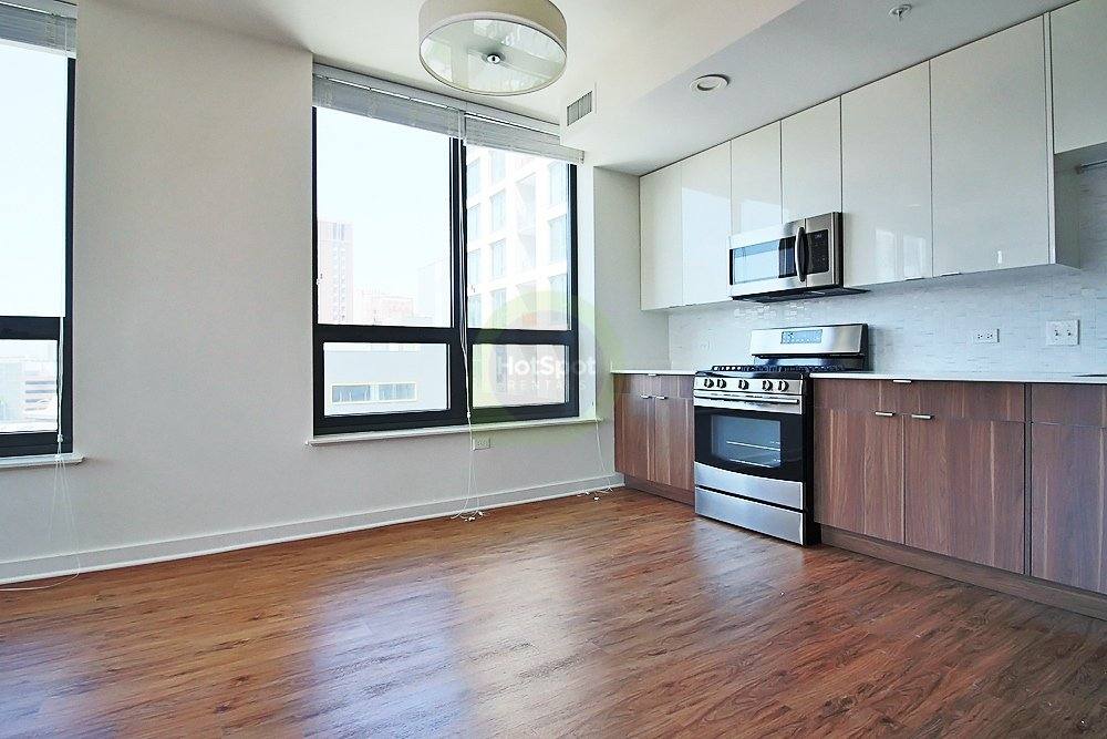 Apartment for rent at 688 N Wells St, Chicago, IL 60654