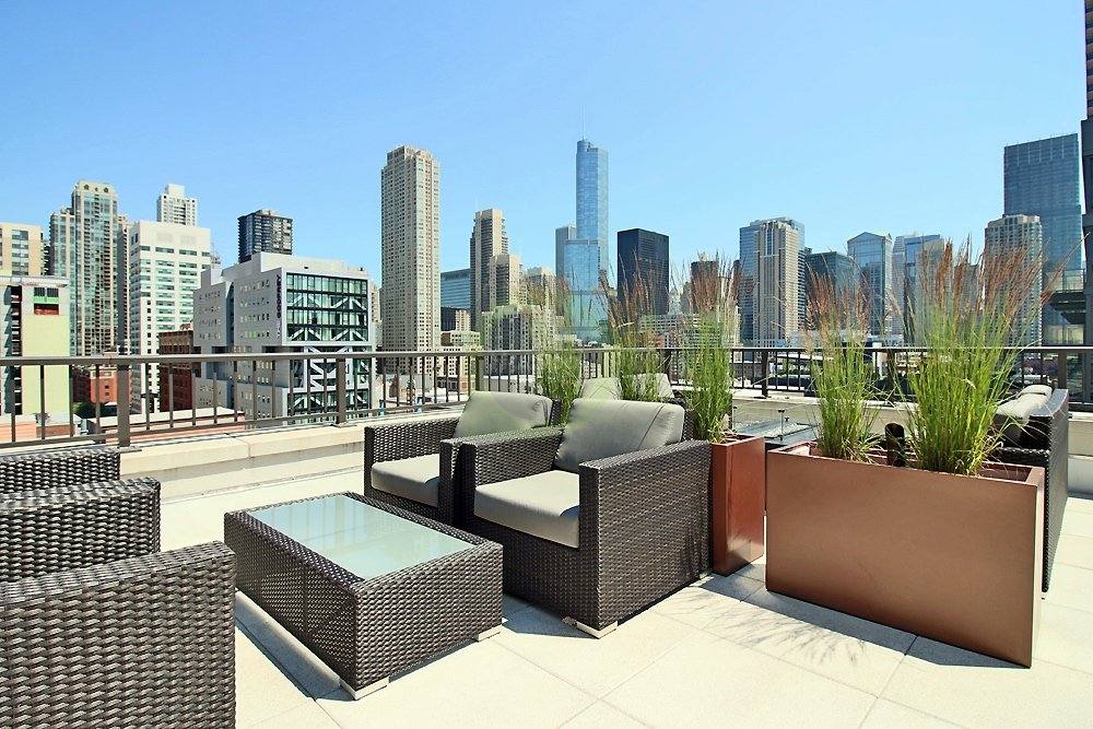 Apartment for rent at 688 N Wells St, Chicago, IL 60654