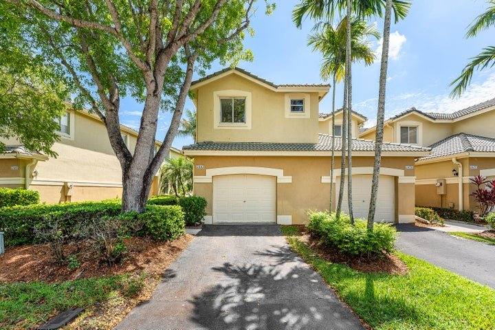 Townhouse for rent at 2482 Cordoba Bend, Fort Lauderdale, FL 33327