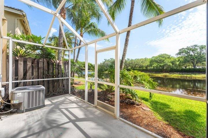Townhouse for rent at 2482 Cordoba Bend, Fort Lauderdale, FL 33327