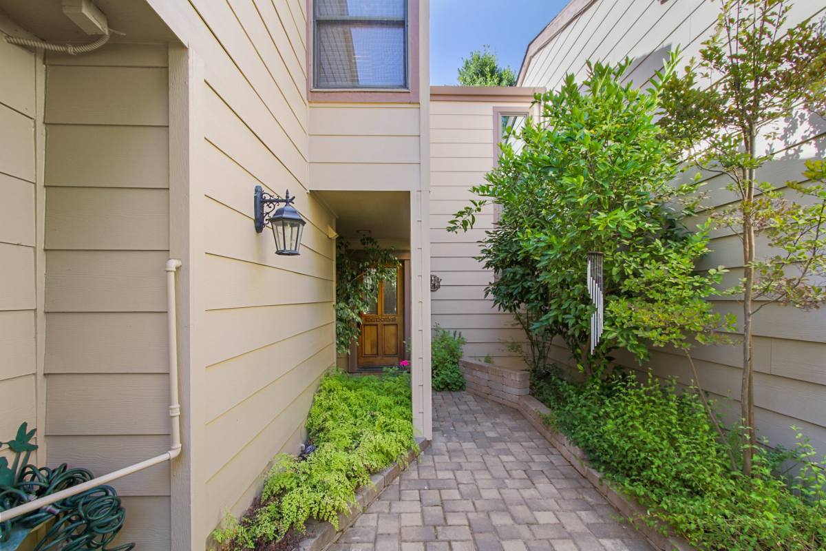 Townhouse for rent at 2009 Renoir Ave, Davis, CA 95618