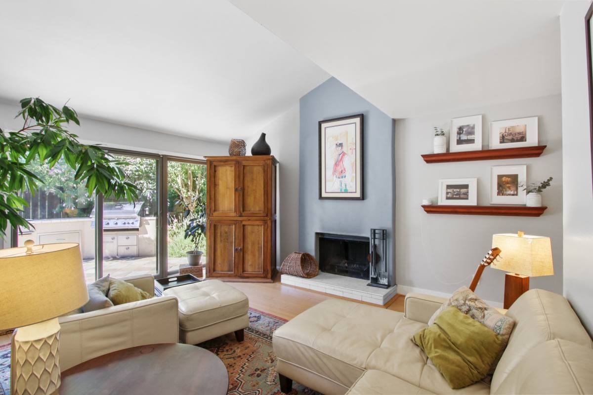 Townhouse for rent at 2009 Renoir Ave, Davis, CA 95618