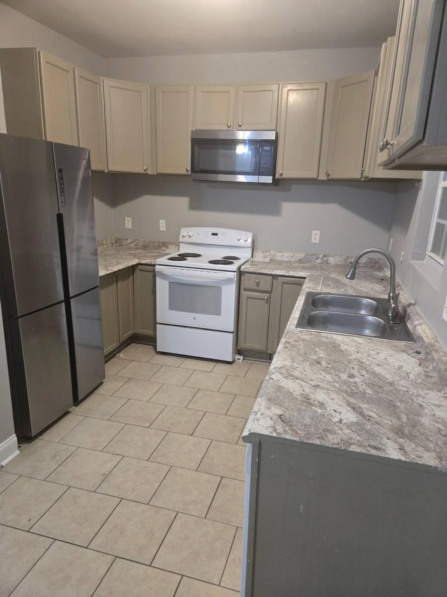 Townhouse for rent at 492 Pierce Ave NW #A, Atlanta, GA 30318