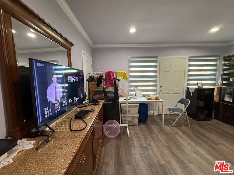 House for rent at 731 Crenshaw Blvd, Los Angeles, CA 90005