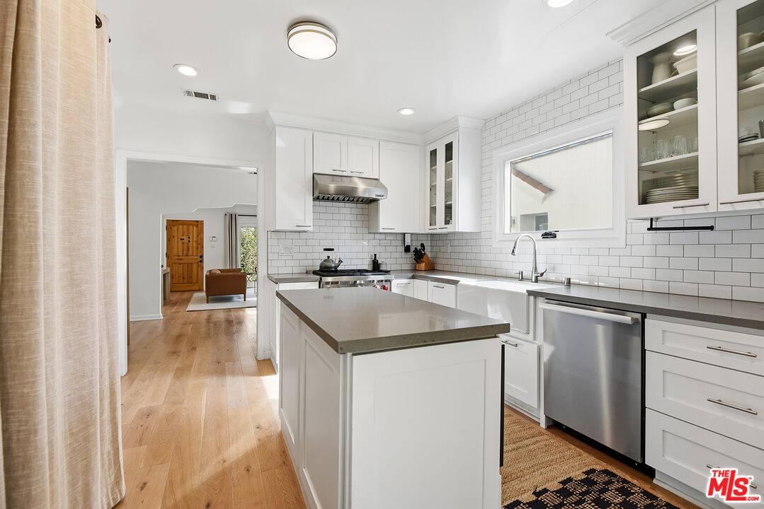 House for rent at 627 N Fuller Ave, Los Angeles, CA 90036