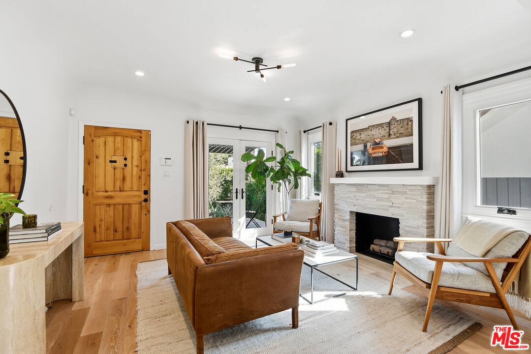 House for rent at 627 N Fuller Ave, Los Angeles, CA 90036