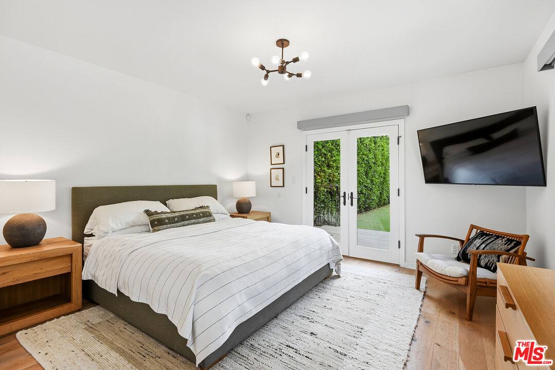 House for rent at 627 N Fuller Ave, Los Angeles, CA 90036
