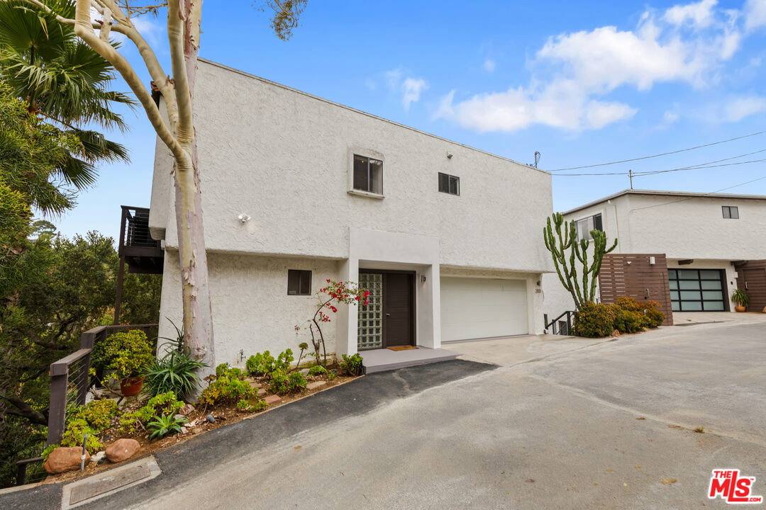 House for rent at 2013 Cyprean Dr, Los Angeles, CA 90046