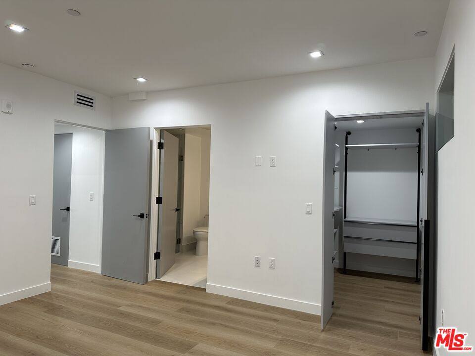 House for rent at 9842 Vidor Dr #101, Los Angeles, CA 90035