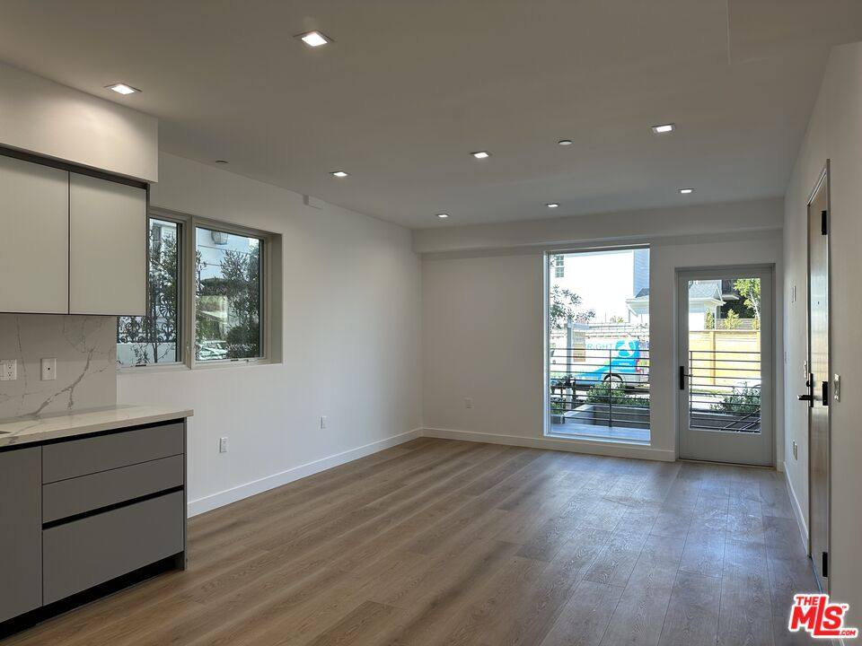 House for rent at 9842 Vidor Dr #101, Los Angeles, CA 90035