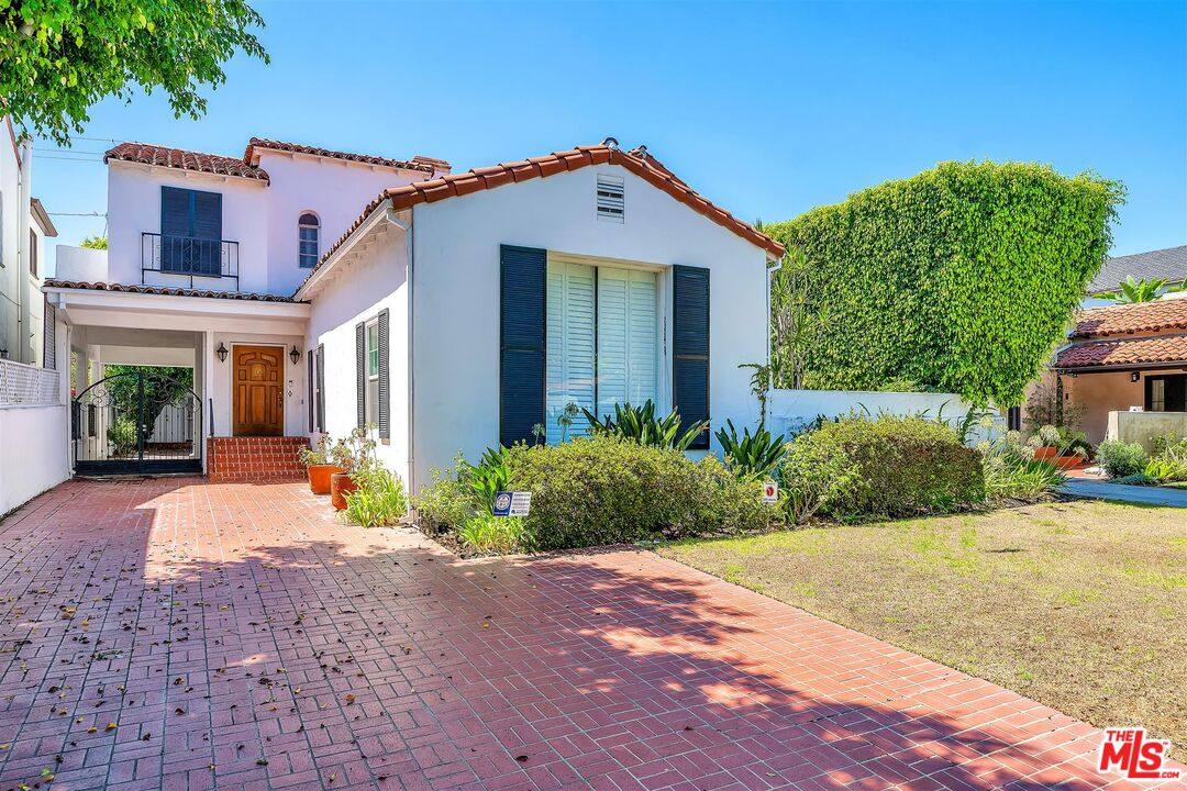 House for rent at 325 S El Camino Dr, Beverly Hills, CA 90212
