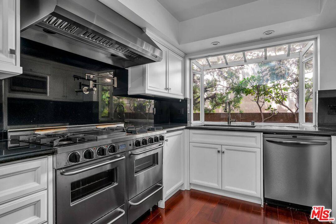 House for rent at 325 S El Camino Dr, Beverly Hills, CA 90212