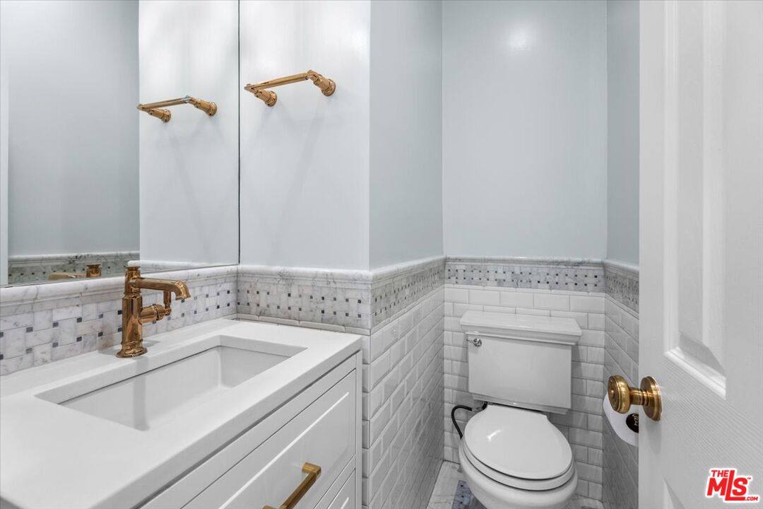 Townhouse for rent at 9683 W Olympic Blvd, Beverly Hills, CA 90212