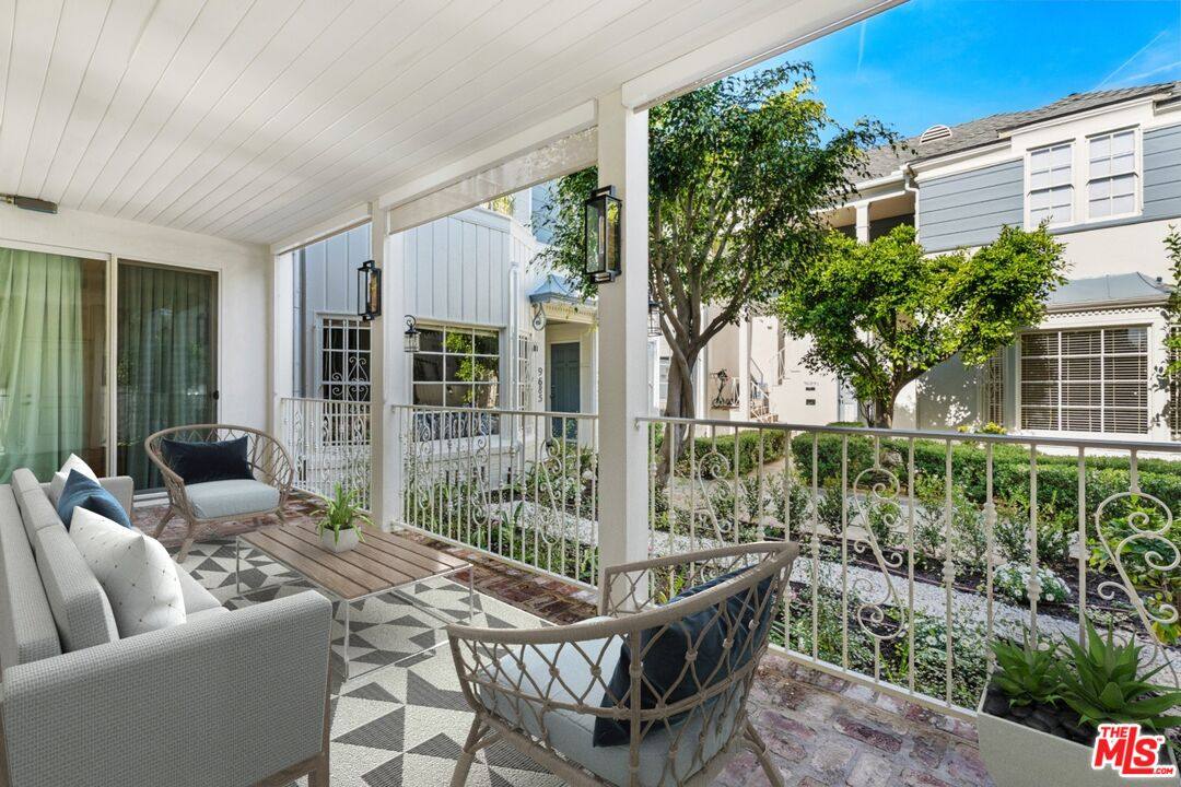 Townhouse for rent at 9683 W Olympic Blvd, Beverly Hills, CA 90212