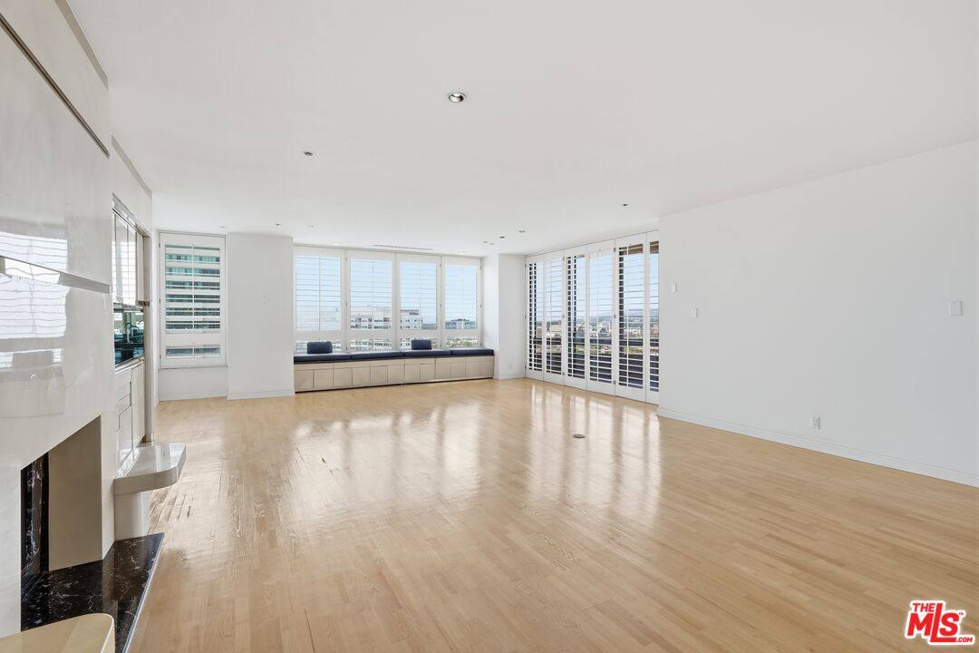 Apartment for rent at 10430 Wilshire Blvd #1701, Los Angeles, CA 90024