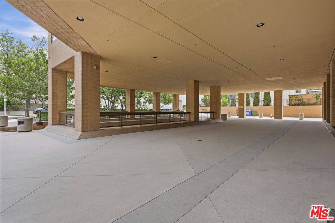 Apartment for rent at 10430 Wilshire Blvd #1701, Los Angeles, CA 90024