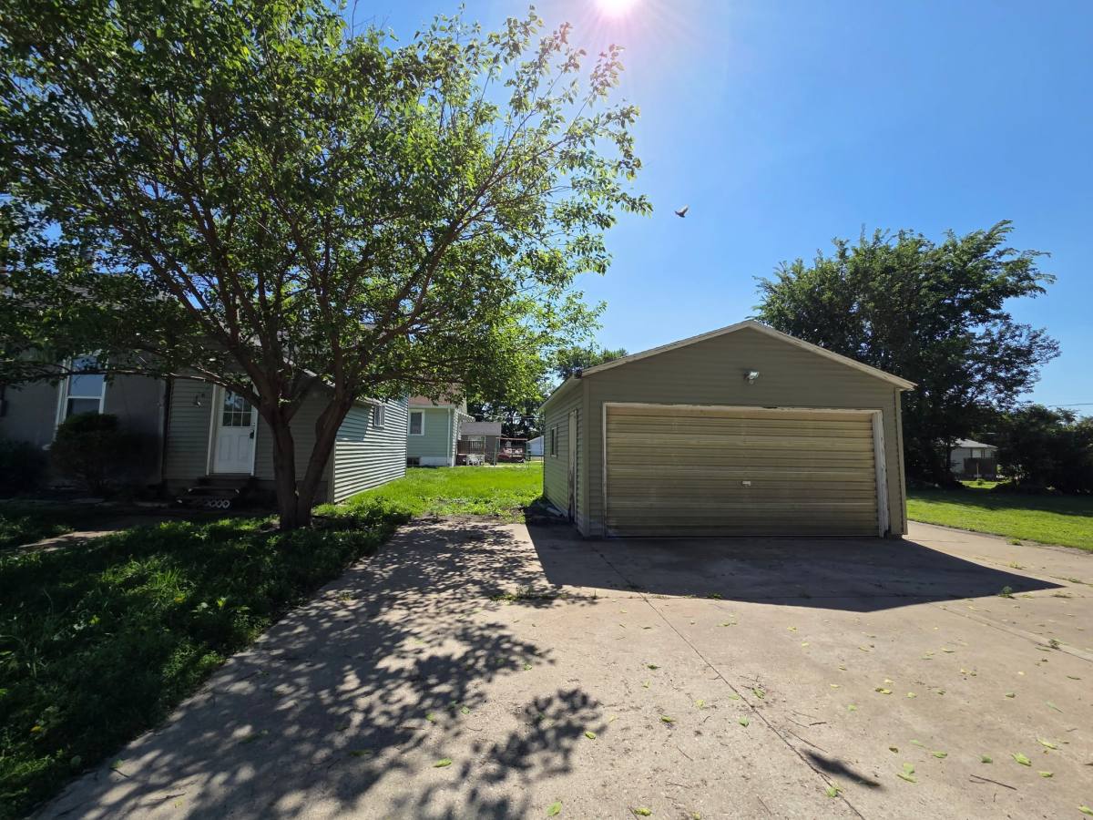 House for rent at 612 1st Ave W, Milan, IL 61264