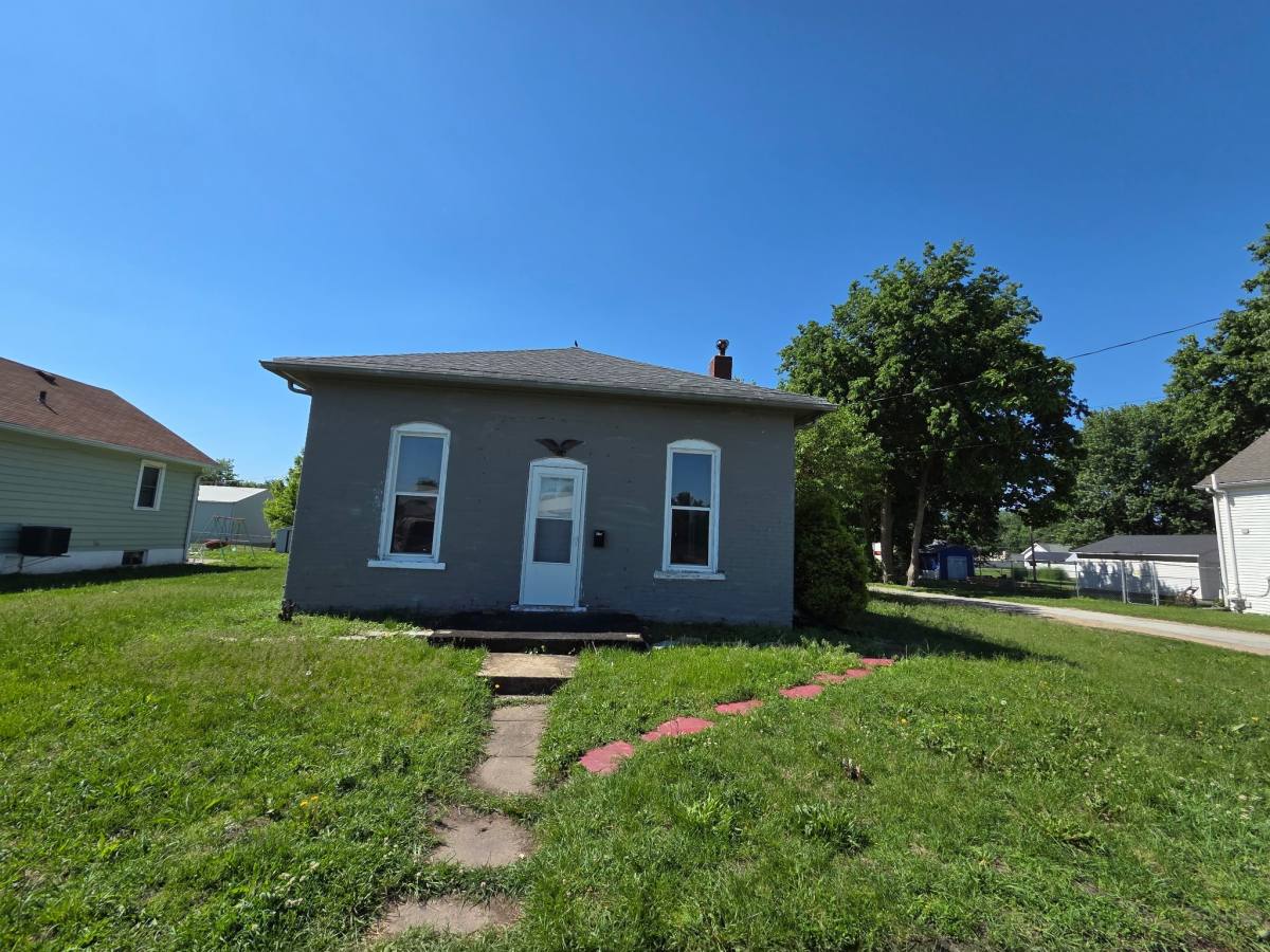House for rent at 612 1st Ave W, Milan, IL 61264
