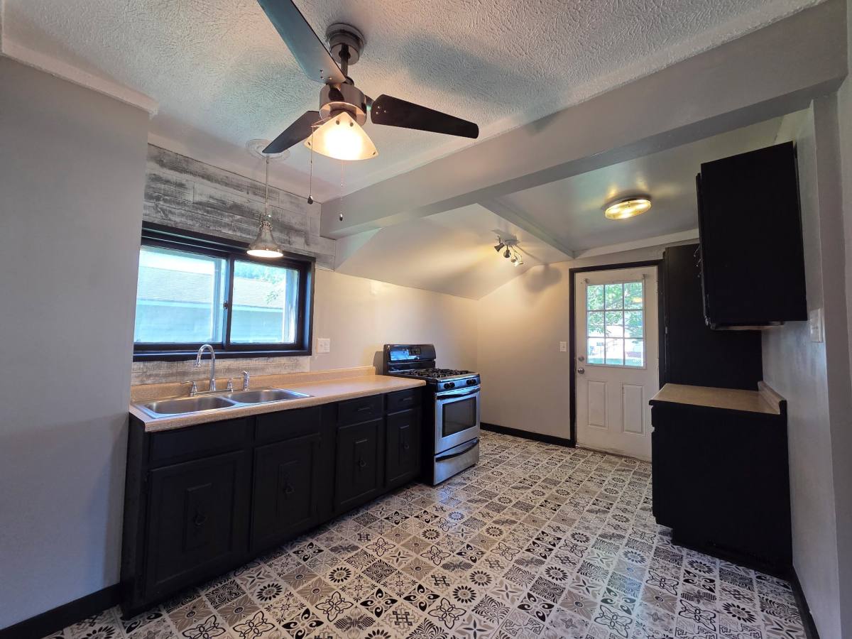 House for rent at 612 1st Ave W, Milan, IL 61264
