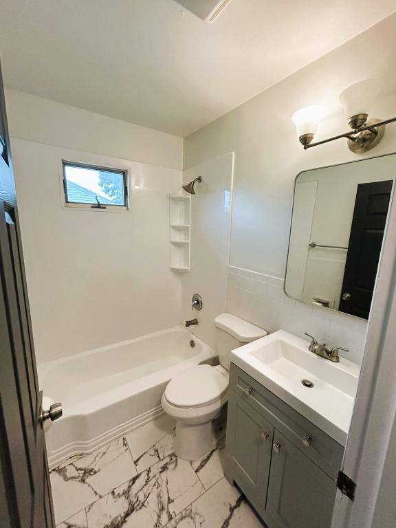Apartment for rent at 232 Glen Haven Rd, New Haven, CT 06513