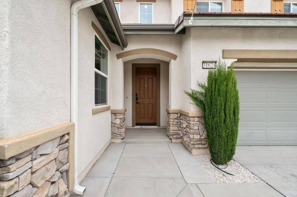 House for rent at 31624 Chamise Lane, Murrieta, CA 92563
