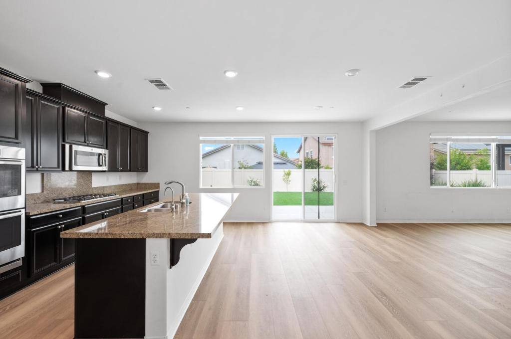 House for rent at 31624 Chamise Lane, Murrieta, CA 92563