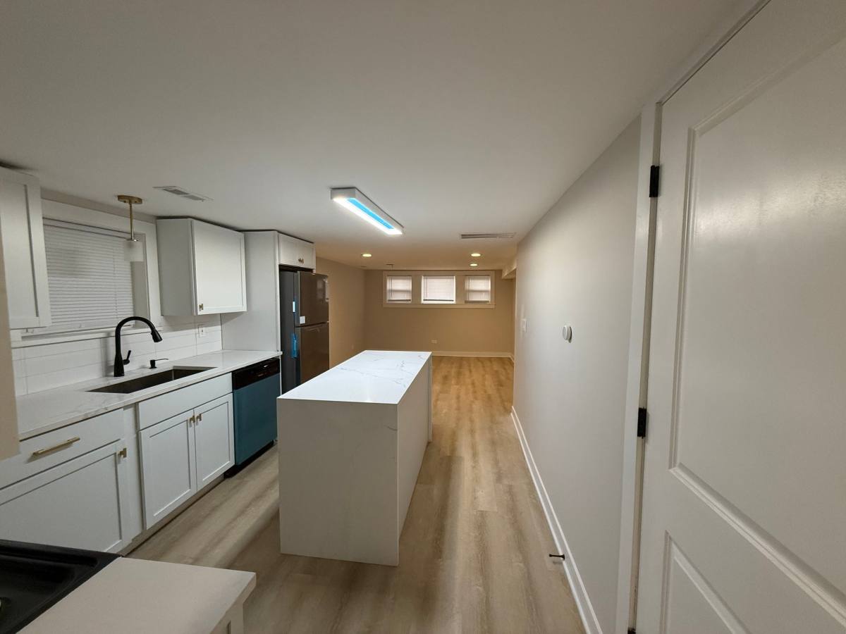 Apartment for rent at 5232 W Montana St, Chicago, IL 60639