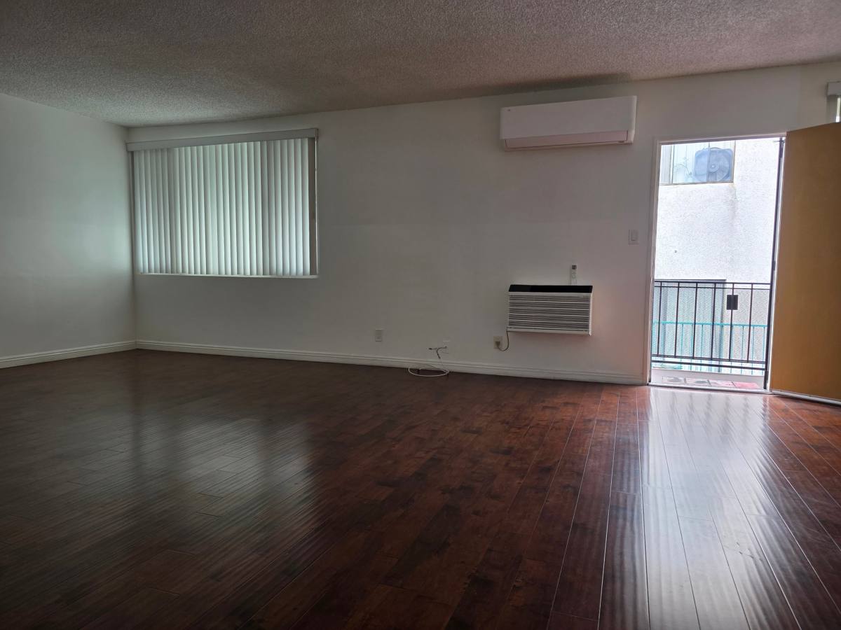 Apartment for rent at 706 E Harvard St #5, Glendale, CA 91205