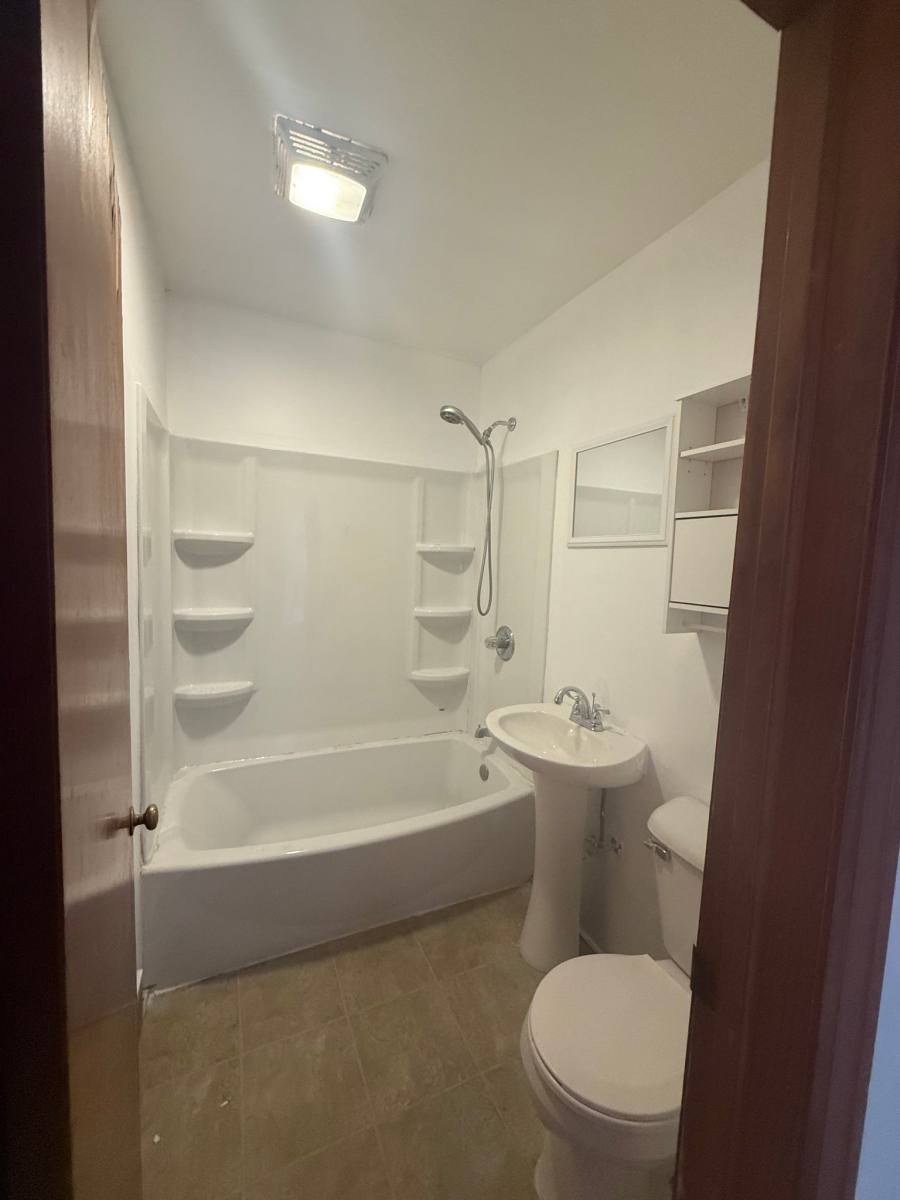 House for rent at 924 29th Ave, Rock Island, IL 61201