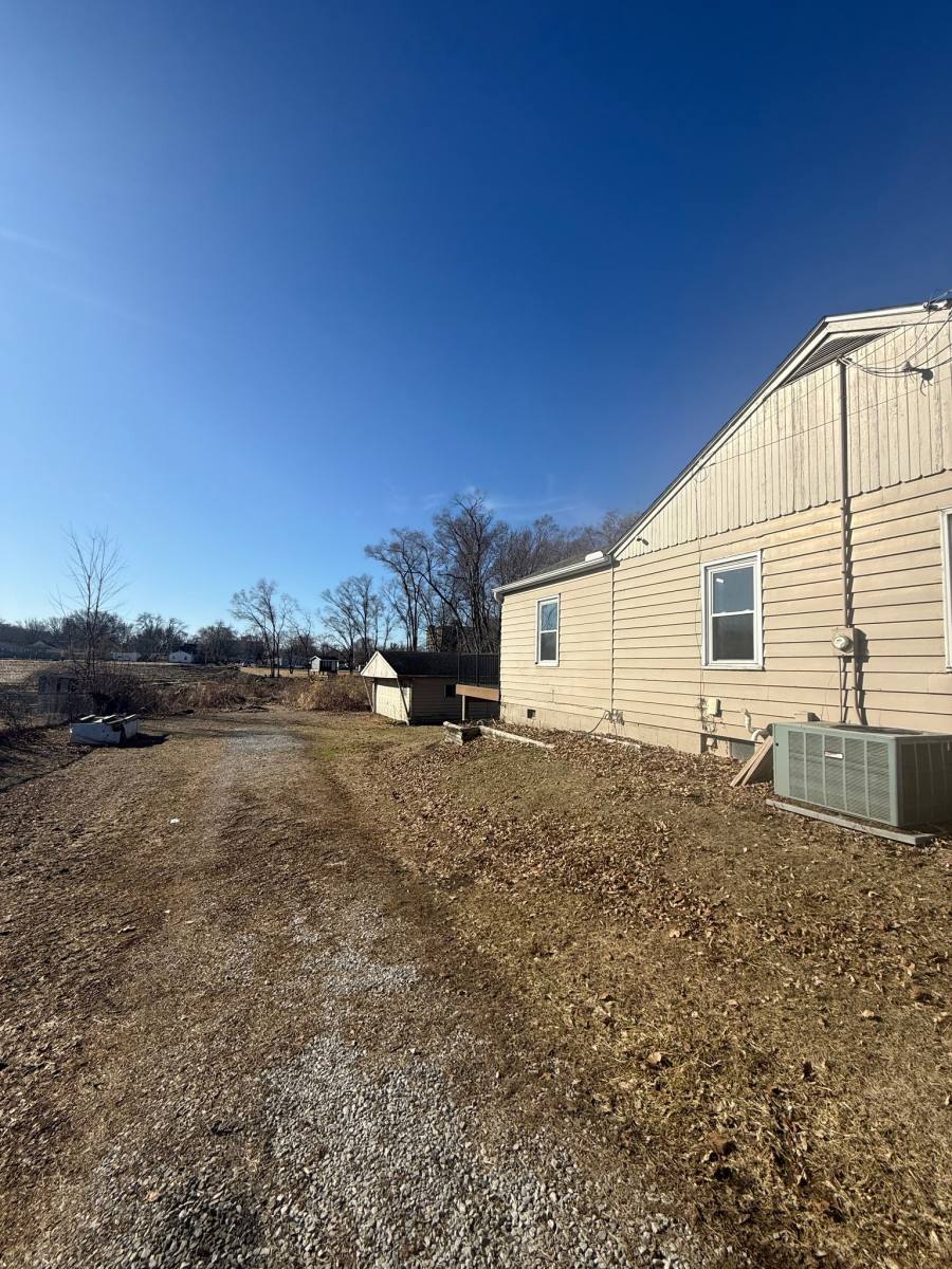 House for rent at 924 29th Ave, Rock Island, IL 61201