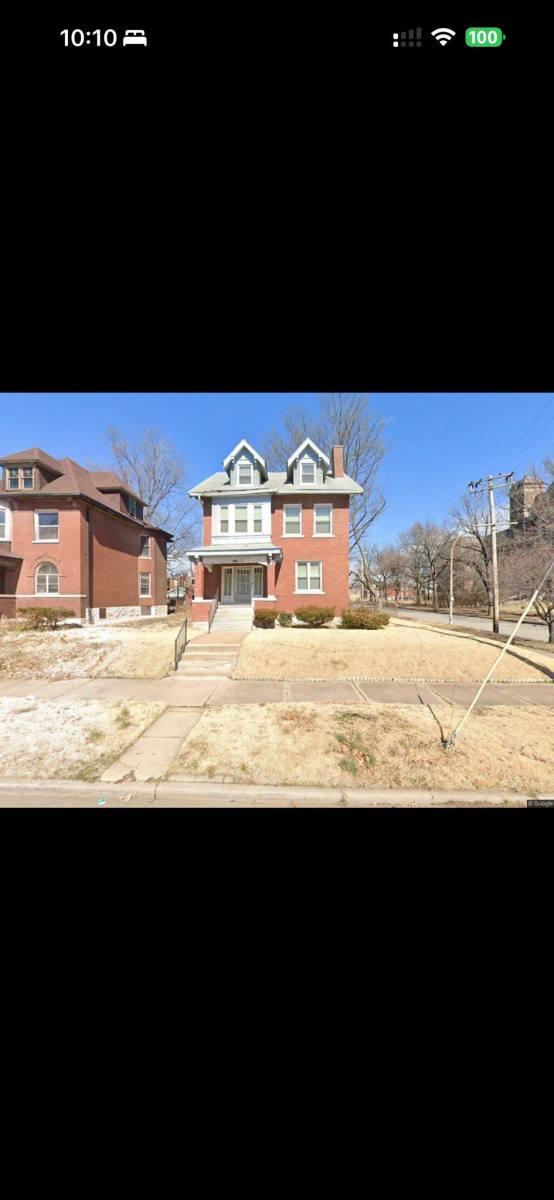 House for rent at 3201 Palm Place, Saint Louis, MO 63107