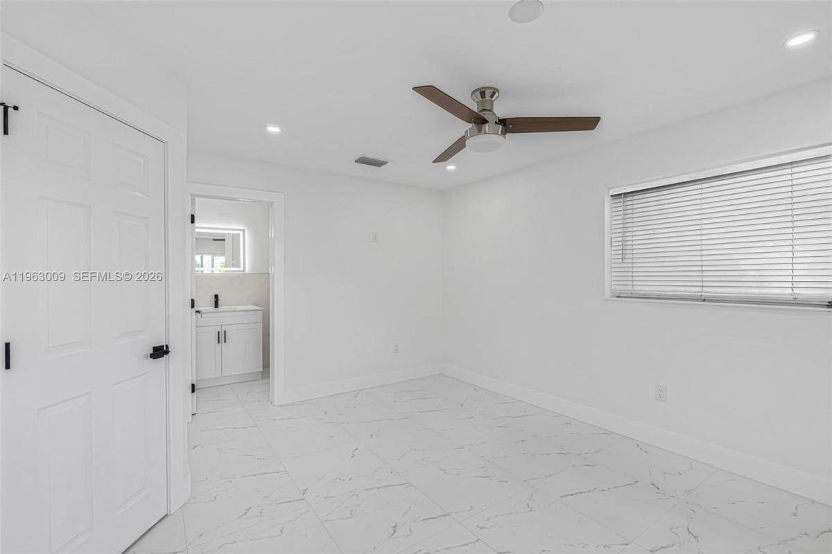House for rent at 2901 SW 92nd Ave, Miami, FL 33165