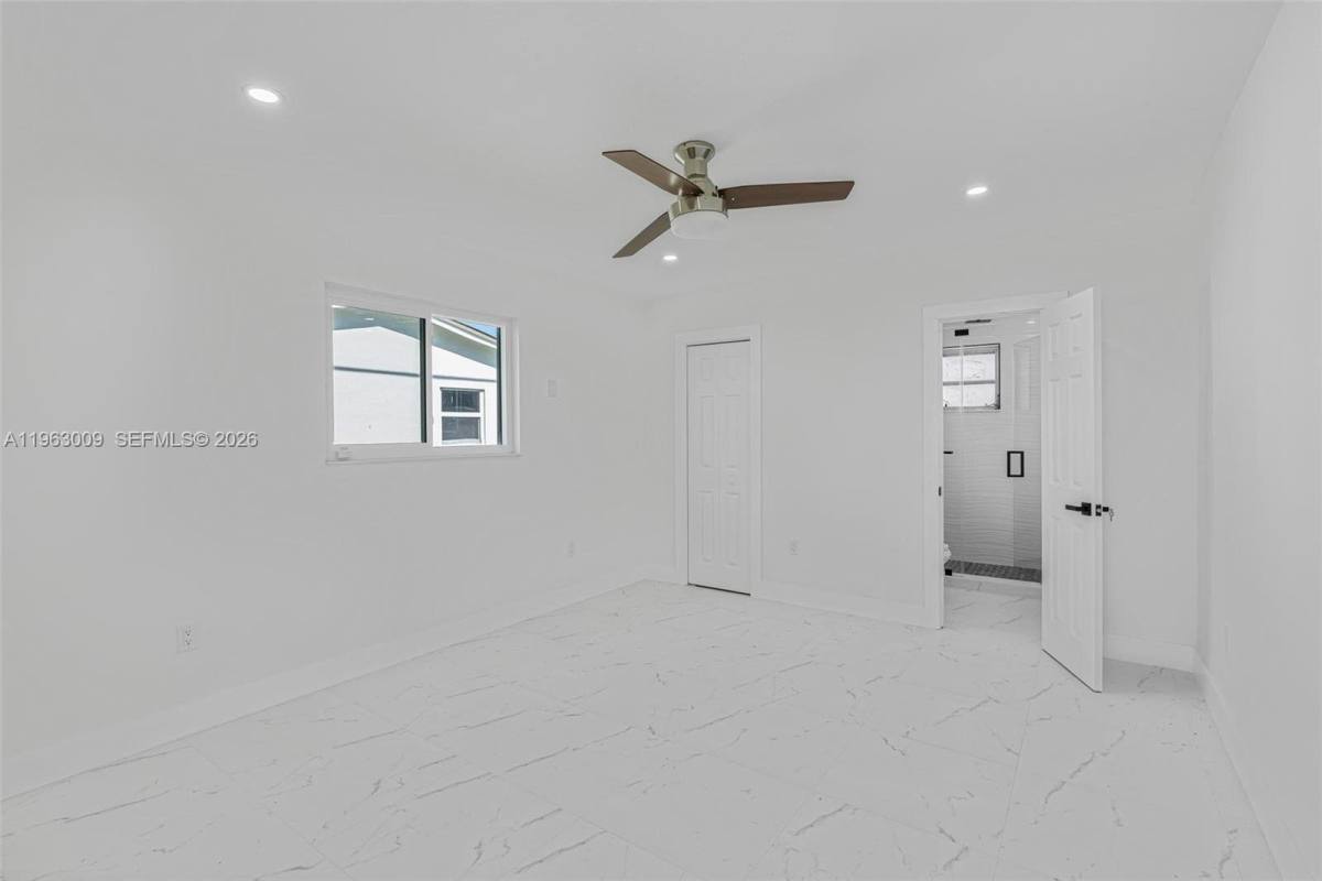 House for rent at 2901 SW 92nd Ave, Miami, FL 33165