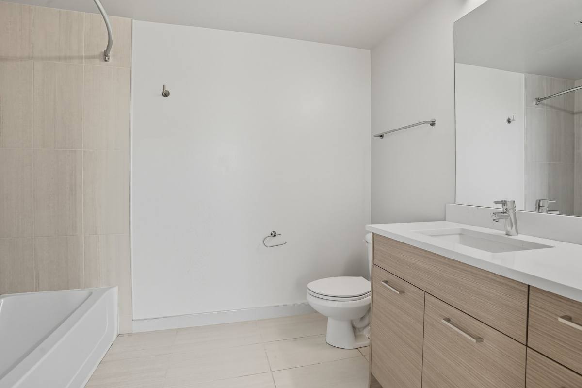Apartment for rent at 332 N Canal St, Chicago, IL 60606