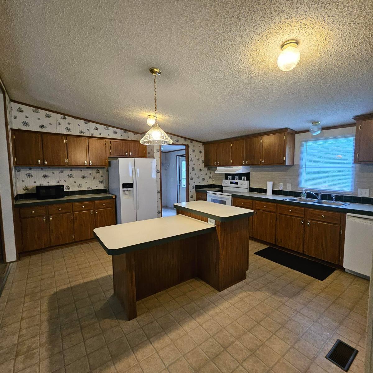 House for rent at 330 Pooshee Plantation Way, Bonneau, SC 29431