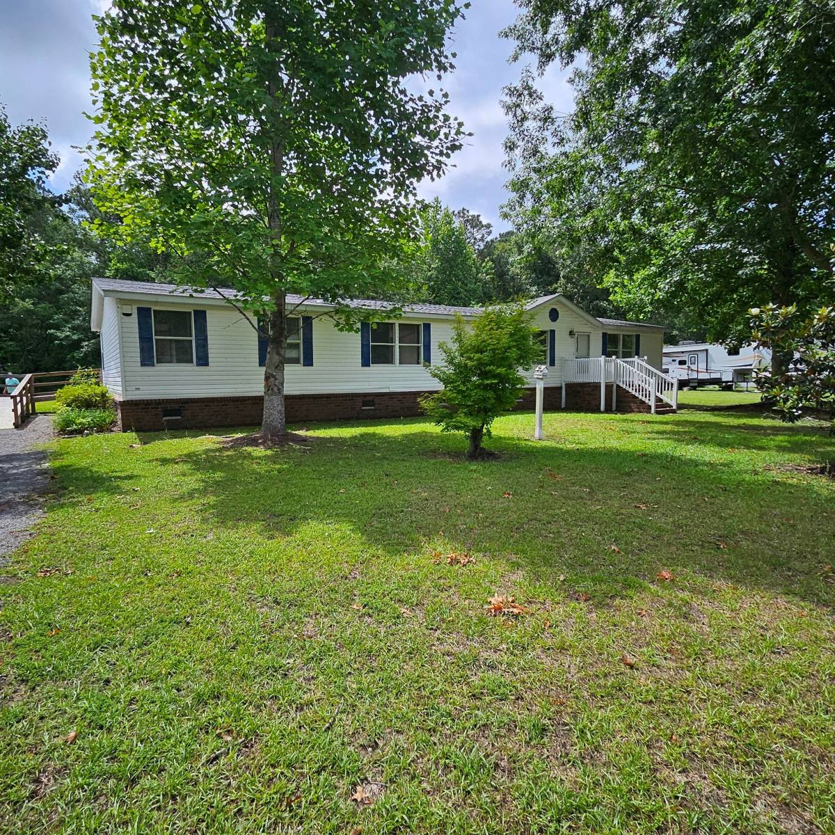 House for rent at 330 Pooshee Plantation Way, Bonneau, SC 29431