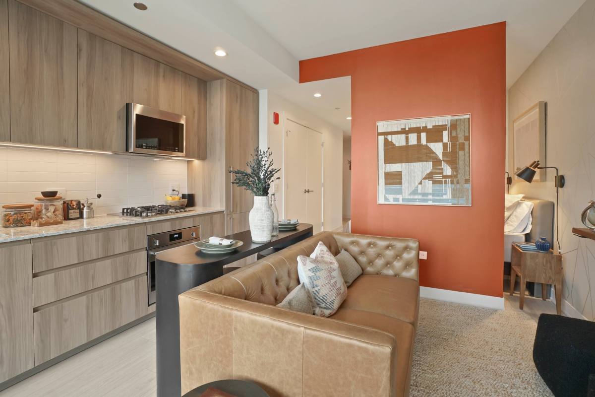 Apartment for rent at 347 N Union Ave, Chicago, IL 60661