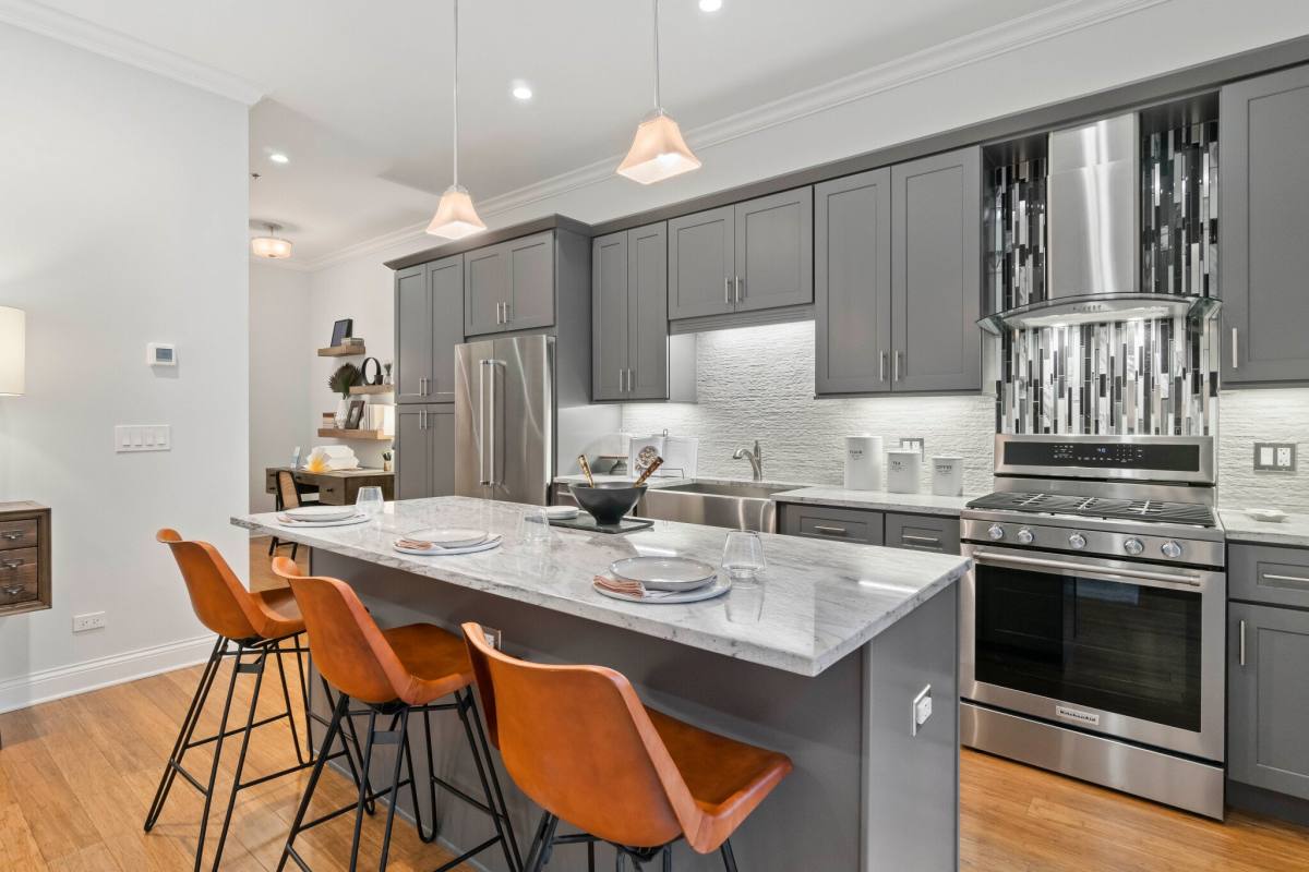 Apartment for rent at 1060 W Monroe St, Chicago, IL 60607