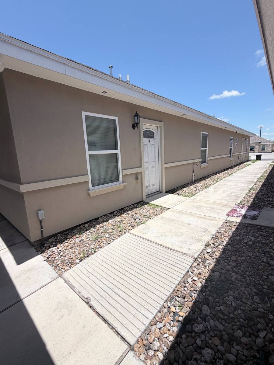 Apartment for rent at 1725 W Harrison St #4, Weslaco, TX 78599