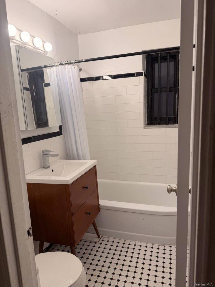 House for rent at 1318 Post Ave, Elmont, NY 11003